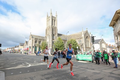 051025 - Oysho Cardiff Half Marathon - The race route passes through Albany Road, Roath
