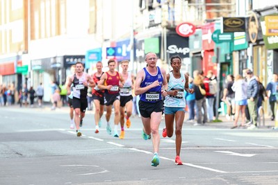 051025 - Oysho Cardiff Half Marathon - The race route passes through Albany Road, Roath