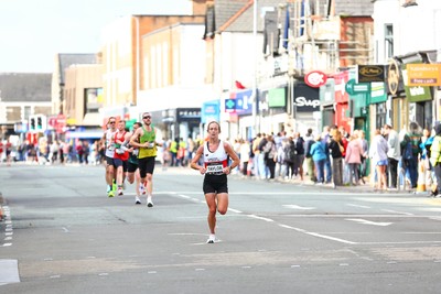 051025 - Oysho Cardiff Half Marathon - The race route passes through Albany Road, Roath