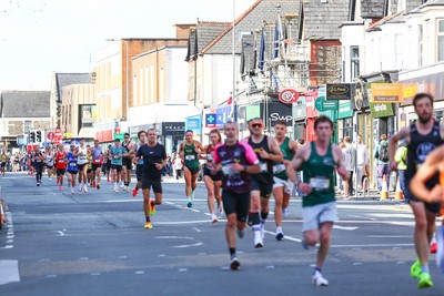 051025 - Oysho Cardiff Half Marathon - The race route passes through Albany Road, Roath