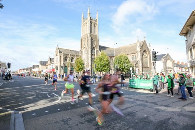 051025 - Oysho Cardiff Half Marathon - The race route passes through Albany Road, Roath