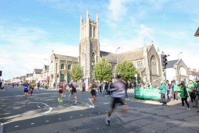 051025 - Oysho Cardiff Half Marathon - The race route passes through Albany Road, Roath