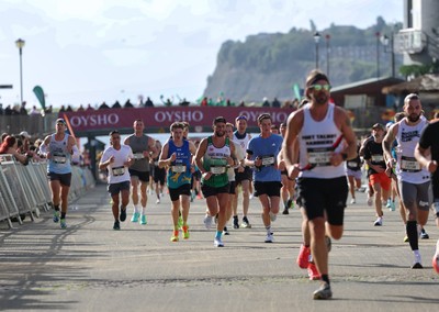 051025 - Oysho Cardiff Half Marathon - Runners make their way through Cardiff Bay as they take part in the Oysho Cardiff Half Marathon