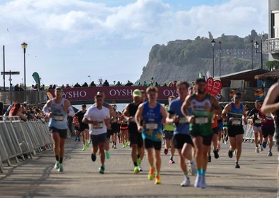 051025 - Oysho Cardiff Half Marathon - Runners make their way through Cardiff Bay as they take part in the Oysho Cardiff Half Marathon