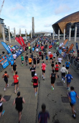 051025 - Oysho Cardiff Half Marathon - Runners make their way through Cardiff Bay as they take part in the Oysho Cardiff Half Marathon