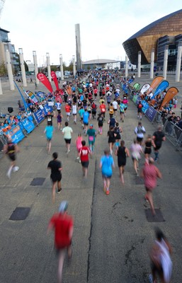 051025 - Oysho Cardiff Half Marathon - Runners make their way through Cardiff Bay as they take part in the Oysho Cardiff Half Marathon