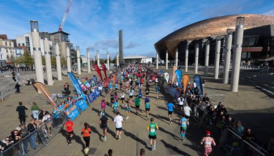 051025 - Oysho Cardiff Half Marathon - Runners make their way through Cardiff Bay as they take part in the Oysho Cardiff Half Marathon