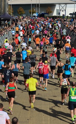 051025 - Oysho Cardiff Half Marathon - Runners make their way through Cardiff Bay as they take part in the Oysho Cardiff Half Marathon