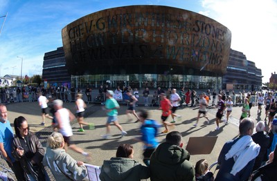 051025 - Oysho Cardiff Half Marathon - Runners make their way through Cardiff Bay as they take part in the Oysho Cardiff Half Marathon