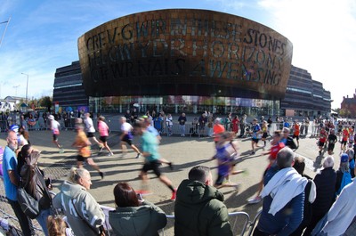 051025 - Oysho Cardiff Half Marathon - Runners make their way through Cardiff Bay as they take part in the Oysho Cardiff Half Marathon