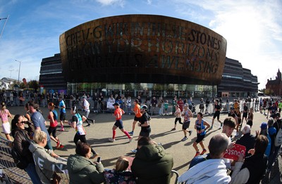 051025 - Oysho Cardiff Half Marathon - Runners make their way through Cardiff Bay as they take part in the Oysho Cardiff Half Marathon