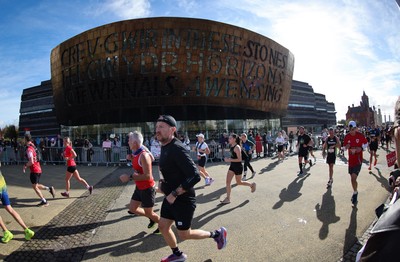 051025 - Oysho Cardiff Half Marathon - Runners make their way through Cardiff Bay as they take part in the Oysho Cardiff Half Marathon