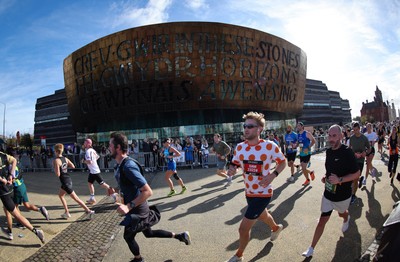 051025 - Oysho Cardiff Half Marathon - Runners make their way through Cardiff Bay as they take part in the Oysho Cardiff Half Marathon