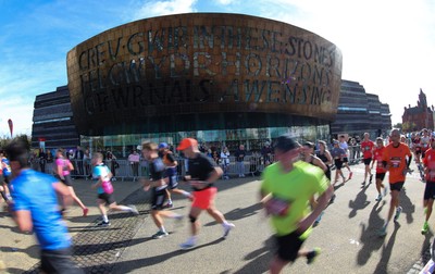 051025 - Oysho Cardiff Half Marathon - Runners make their way through Cardiff Bay as they take part in the Oysho Cardiff Half Marathon