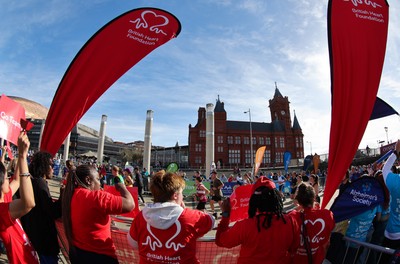 051025 - Oysho Cardiff Half Marathon - Runners make their way through Cardiff Bay as they take part in the Oysho Cardiff Half Marathon