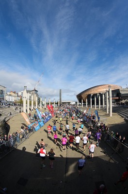 051025 - Oysho Cardiff Half Marathon - Runners make their way through Cardiff Bay as they take part in the Oysho Cardiff Half Marathon