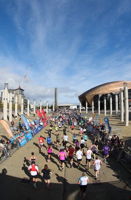 051025 - Oysho Cardiff Half Marathon - Runners make their way through Cardiff Bay as they take part in the Oysho Cardiff Half Marathon