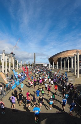 051025 - Oysho Cardiff Half Marathon - Runners make their way through Cardiff Bay as they take part in the Oysho Cardiff Half Marathon