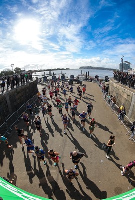 051025 - Oysho Cardiff Half Marathon - Runners make their way through Cardiff Bay as they take part in the Oysho Cardiff Half Marathon