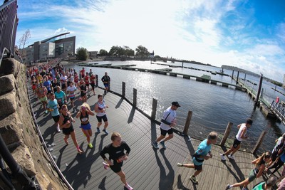 051025 - Oysho Cardiff Half Marathon - Runners make their way through Cardiff Bay as they take part in the Oysho Cardiff Half Marathon