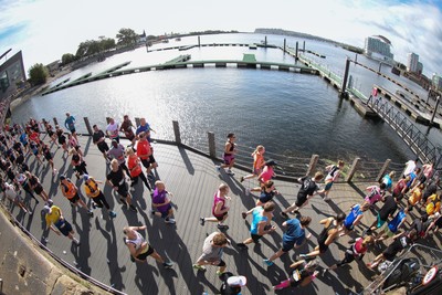 051025 - Oysho Cardiff Half Marathon - Runners make their way through Cardiff Bay as they take part in the Oysho Cardiff Half Marathon
