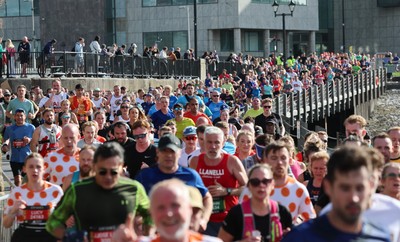 051025 - Oysho Cardiff Half Marathon - Runners make their way through Cardiff Bay as they take part in the Oysho Cardiff Half Marathon