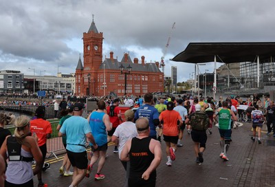 051025 - Oysho Cardiff Half Marathon - Runners make their way through Cardiff Bay as they take part in the Oysho Cardiff Half Marathon