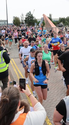 051025 - Oysho Cardiff Half Marathon - Runners make their way through Cardiff Bay as they take part in the Oysho Cardiff Half Marathon