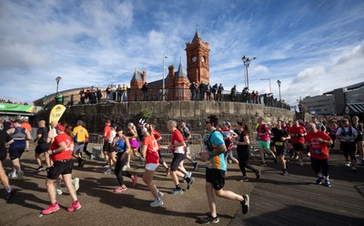 051025 - Oysho Cardiff Half Marathon - Runners make their way through Cardiff Bay as they take part in the Oysho Cardiff Half Marathon