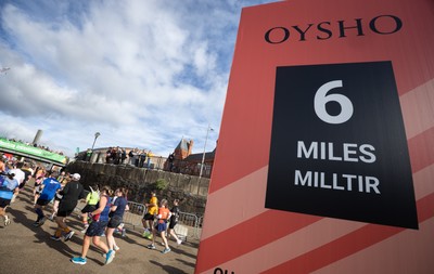 051025 - Oysho Cardiff Half Marathon - Runners make their way through Cardiff Bay as they take part in the Oysho Cardiff Half Marathon