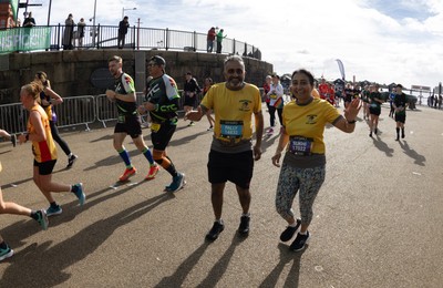 051025 - Oysho Cardiff Half Marathon - Runners make their way through Cardiff Bay as they take part in the Oysho Cardiff Half Marathon