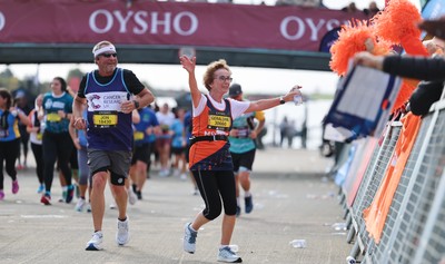 051025 - Oysho Cardiff Half Marathon - Runners make their way through Cardiff Bay as they take part in the Oysho Cardiff Half Marathon