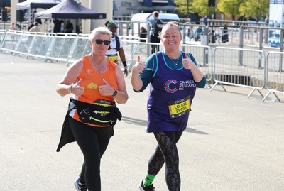 051025 - Oysho Cardiff Half Marathon - Runners make their way through Cardiff Bay as they take part in the Oysho Cardiff Half Marathon