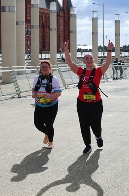 051025 - Oysho Cardiff Half Marathon - Runners make their way through Cardiff Bay as they take part in the Oysho Cardiff Half Marathon