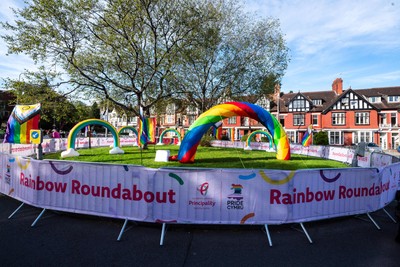 051025 - Oysho Cardiff Half Marathon - Rainbow Roundabout