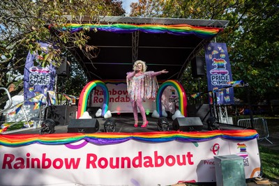051025 - Oysho Cardiff Half Marathon - Rainbow Roundabout