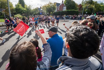 051025 - Oysho Cardiff Half Marathon - Rainbow Roundabout