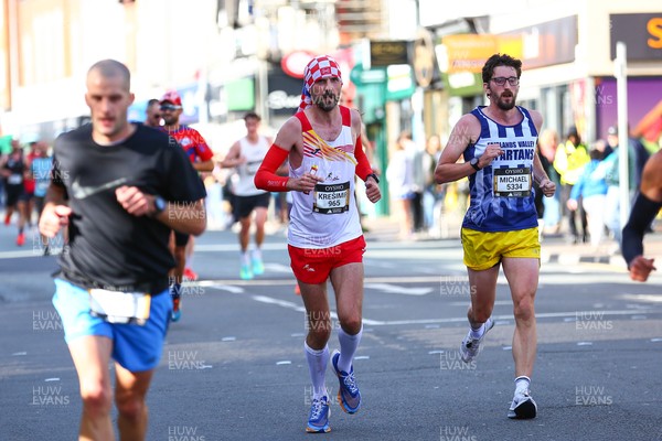 051025 - Oysho Cardiff Half Marathon - The race route passes through Albany Road, Roath