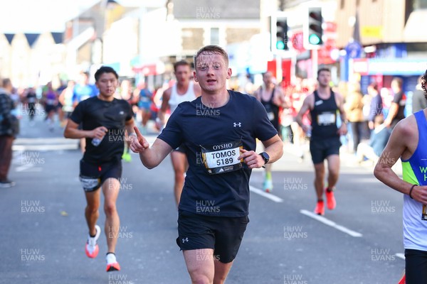 051025 - Oysho Cardiff Half Marathon - The race route passes through Albany Road, Roath