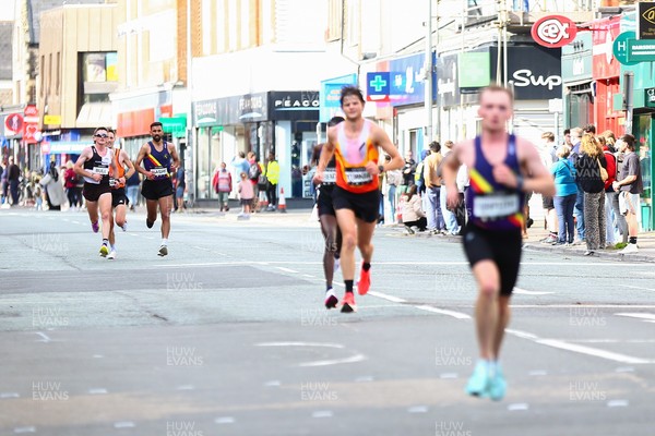 051025 - Oysho Cardiff Half Marathon - The race route passes through Albany Road, Roath