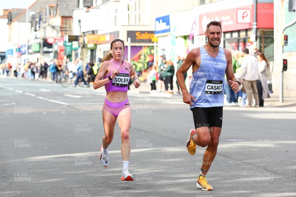 051025 - Oysho Cardiff Half Marathon - The race route passes through Albany Road, Roath