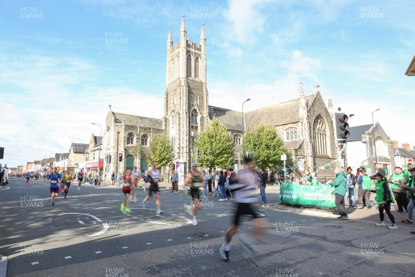 051025 - Oysho Cardiff Half Marathon - The race route passes through Albany Road, Roath