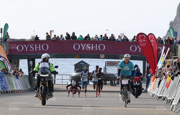 051025 - Oysho Cardiff Half Marathon - Runners make their way through Cardiff Bay as they take part in the Oysho Cardiff Half Marathon