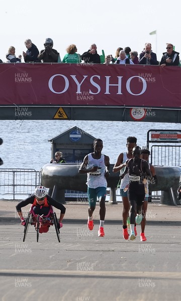 051025 - Oysho Cardiff Half Marathon - Runners make their way through Cardiff Bay as they take part in the Oysho Cardiff Half Marathon