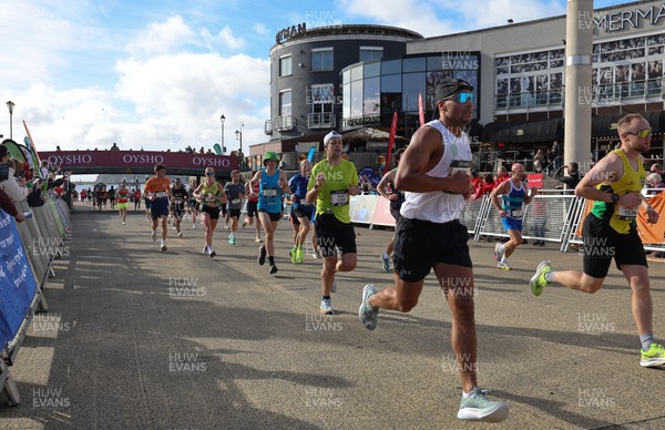 051025 - Oysho Cardiff Half Marathon - Runners make their way through Cardiff Bay as they take part in the Oysho Cardiff Half Marathon