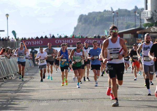 051025 - Oysho Cardiff Half Marathon - Runners make their way through Cardiff Bay as they take part in the Oysho Cardiff Half Marathon