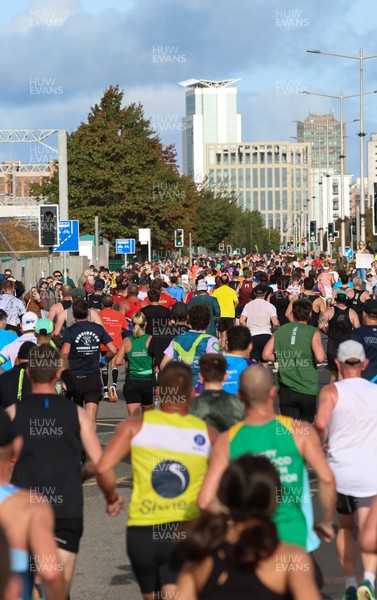 051025 - Oysho Cardiff Half Marathon - Runners make their way through Cardiff Bay as they take part in the Oysho Cardiff Half Marathon