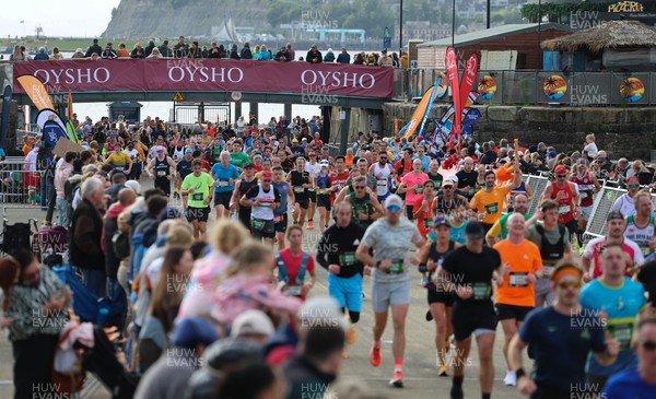 051025 - Oysho Cardiff Half Marathon - Runners make their way through Cardiff Bay as they take part in the Oysho Cardiff Half Marathon