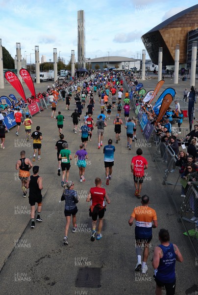 051025 - Oysho Cardiff Half Marathon - Runners make their way through Cardiff Bay as they take part in the Oysho Cardiff Half Marathon