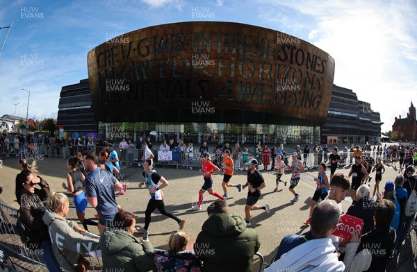 051025 - Oysho Cardiff Half Marathon - Runners make their way through Cardiff Bay as they take part in the Oysho Cardiff Half Marathon
